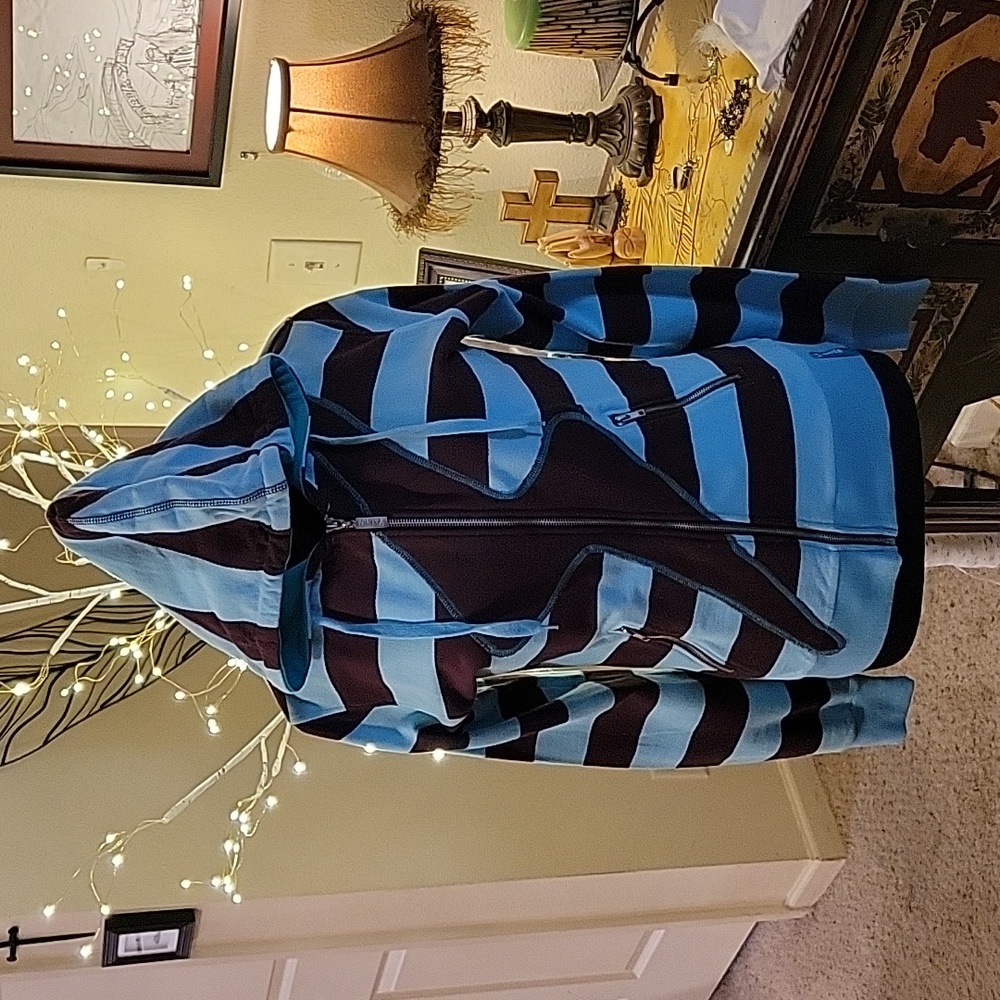 Nikita Clothing Co. Medium weight zip front hoodie